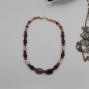Stunning Tulip Carved Beaded Necklace Collectible 1970s 18 Inches N3611